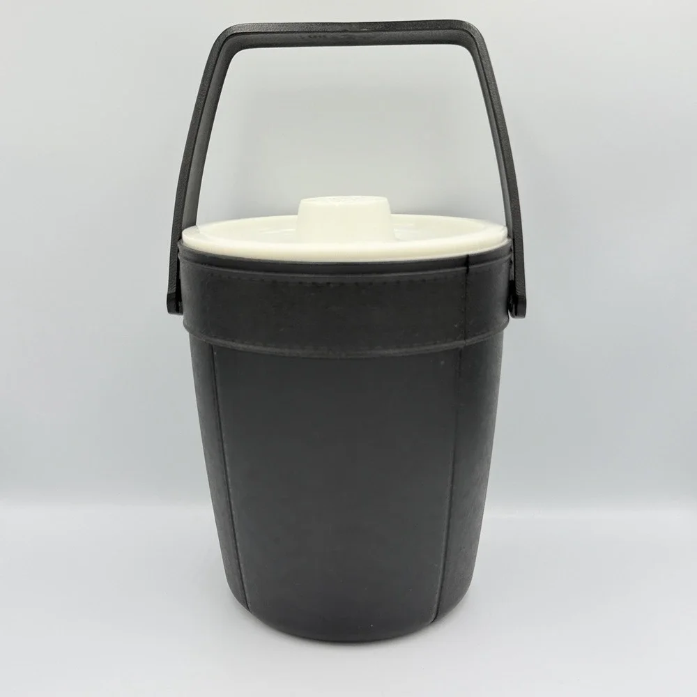 VTG Rubbermaid 1 Gallon Insulated Ice Bucket Cooler Black White USA Snowflake